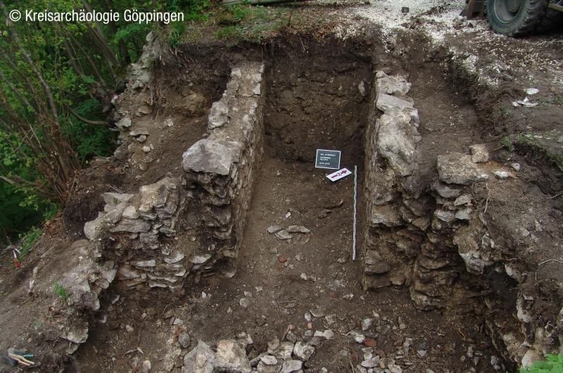 Teil eines 2007 freigelegten Kellers (Foto: Kreisarchäologie Göppingen)